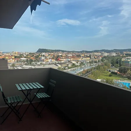 Fronte Mare Con Vista Mozzafiato Apartment Pesaro